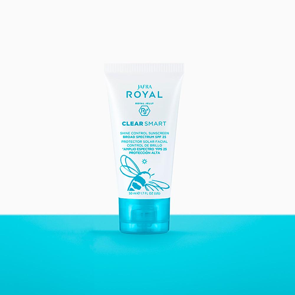 JAFRA ROYAL Clear Smart Shine Control Sunscreen Broad Spectrum SPF 25